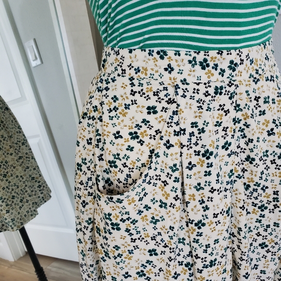 A line Skirt - Picture 4 of 7